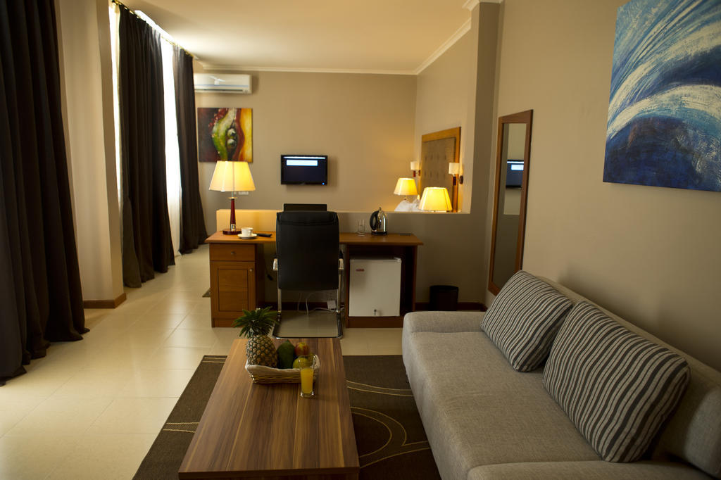 Seascape Hotel Dar es Salaam Exterior photo