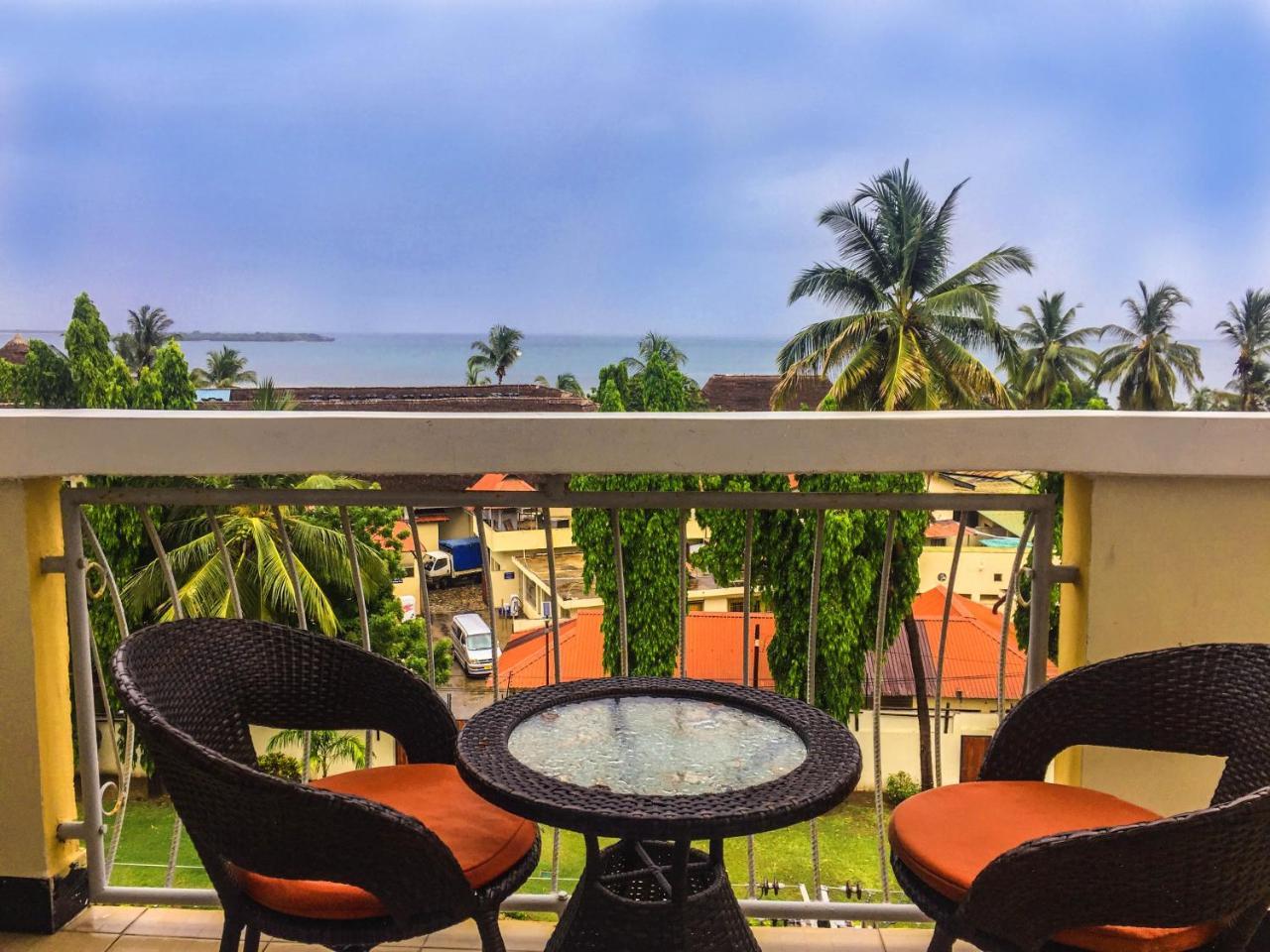 Seascape Hotel Dar es Salaam Exterior photo